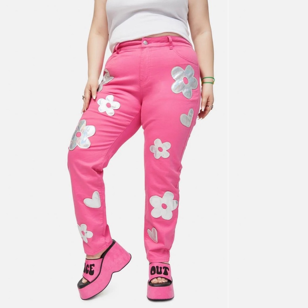 dELiA*s Plus Heart Of Glass Holo Flower Applique Twill Pants Size 1X